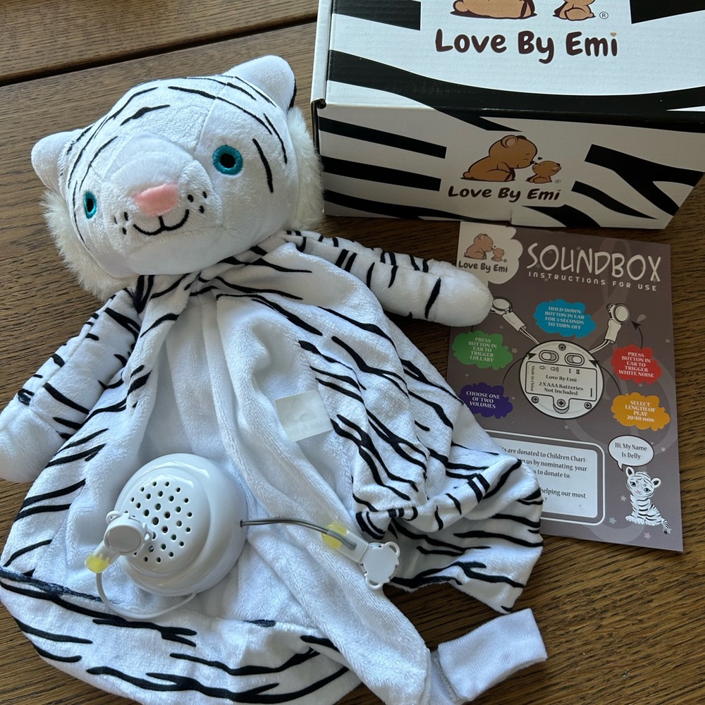 NIB Love by Emi Sound Machine Lullaby Plushie